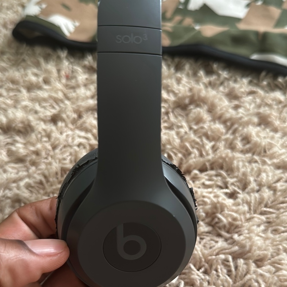 Beats by Dre Solo3 Over-Ear Headphones - Gray
